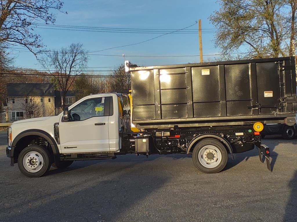 new 2023 Ford F-550 Super Duty car