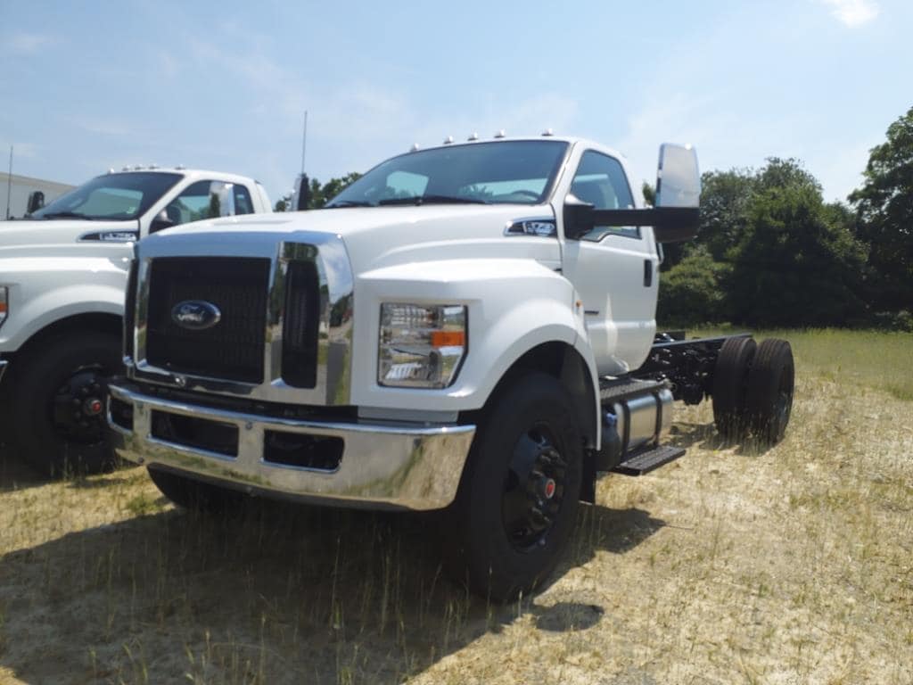 new 2025 Ford F750 Super Duty car