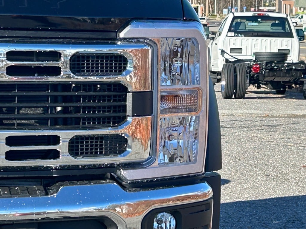 new 2024 Ford F600 Super Duty car