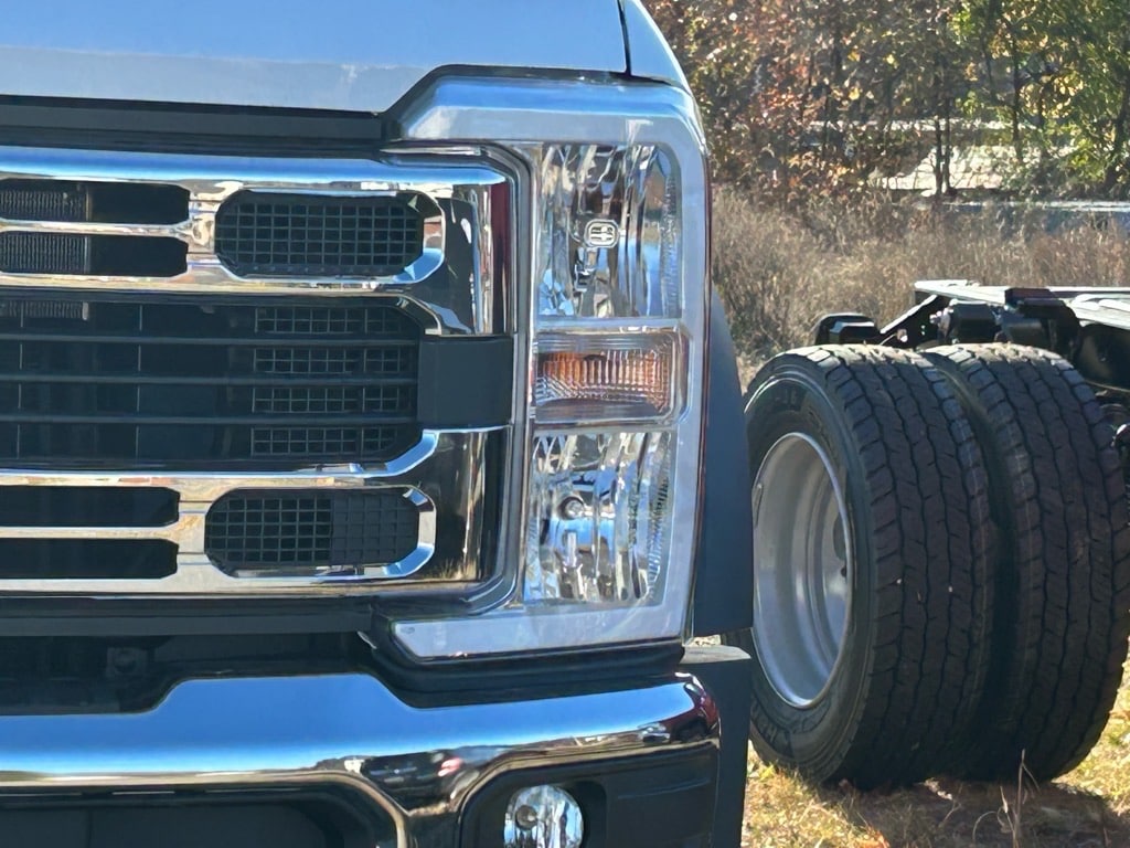 new 2024 Ford F600 Super Duty car