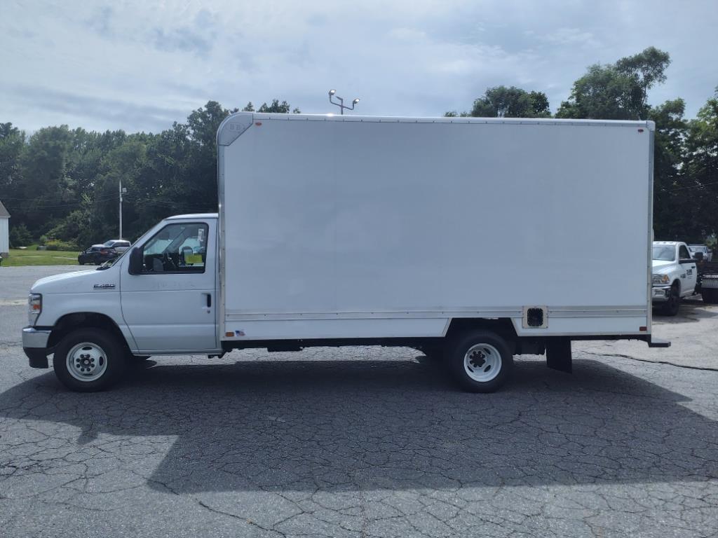 new 2025 Ford Econoline Super car