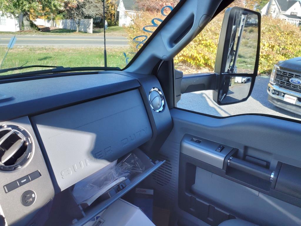 new 2025 Ford F650 Super Duty car