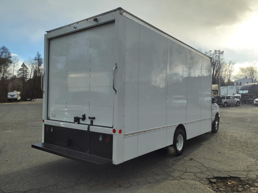 new 2023 Ford Econoline SD car