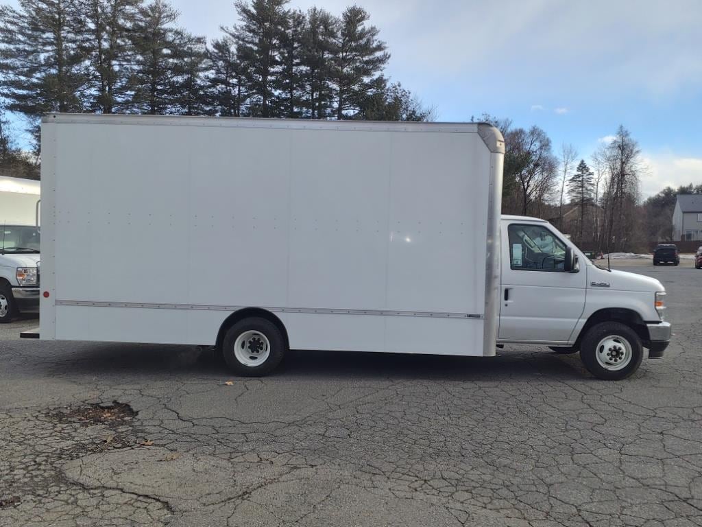 new 2023 Ford Econoline SD car