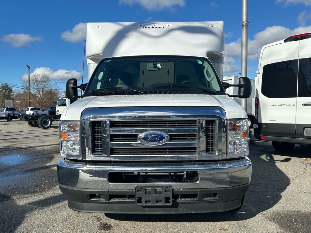 new 2025 Ford E350 Super Duty car