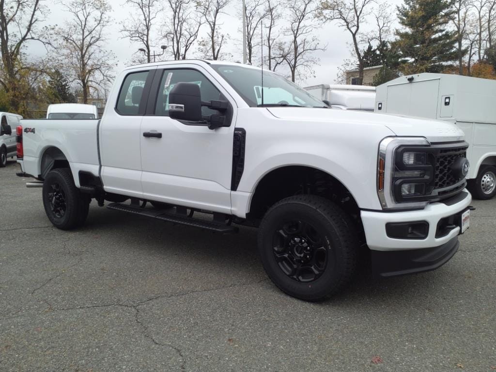 new 2024 Ford F-350 Super Duty car