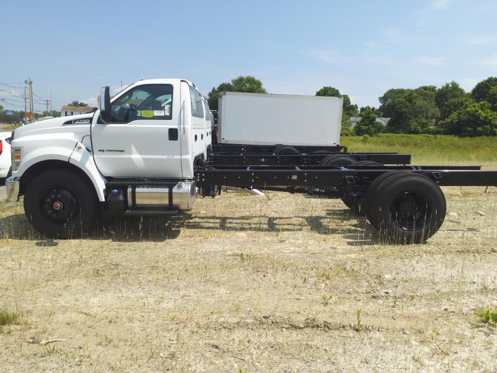 new 2025 Ford F750 Super Duty car