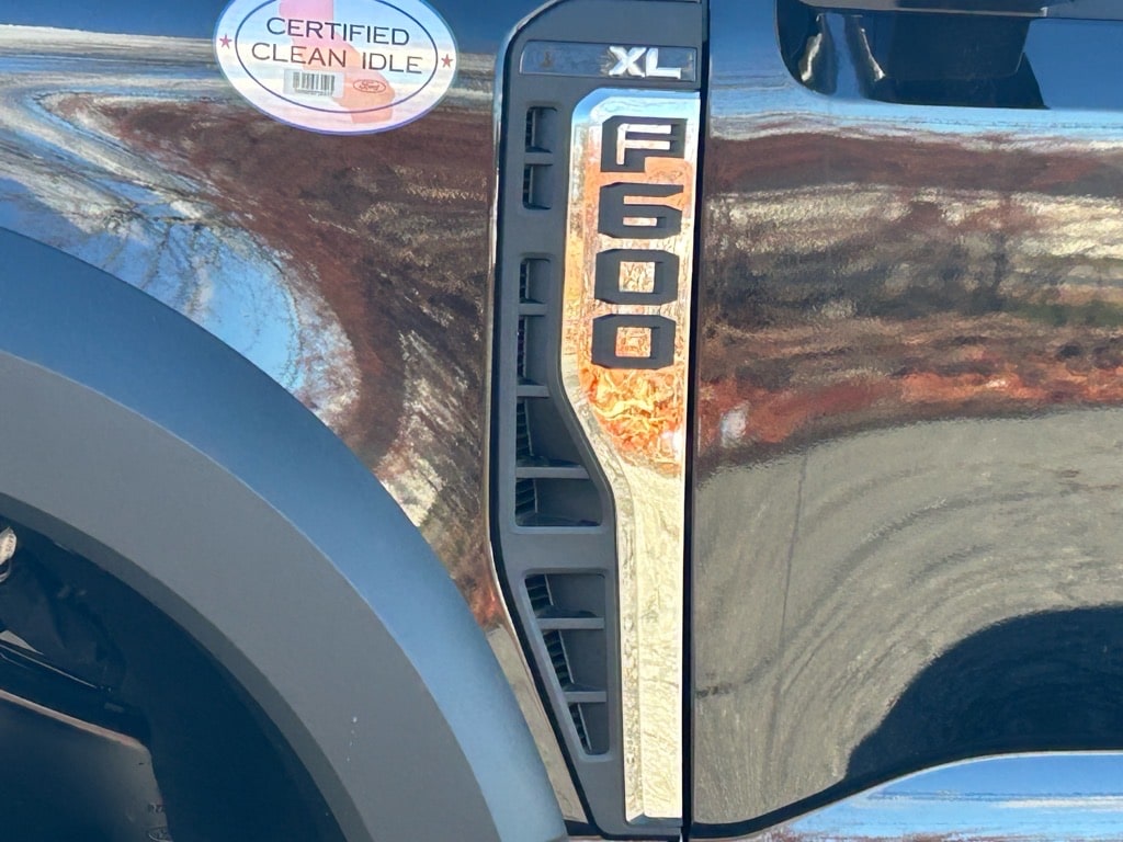 new 2024 Ford F600 Super Duty car