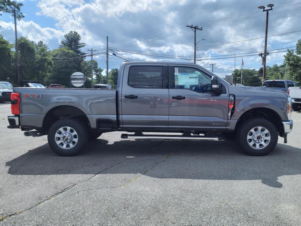 new 2024 Ford F-350 Super Duty car