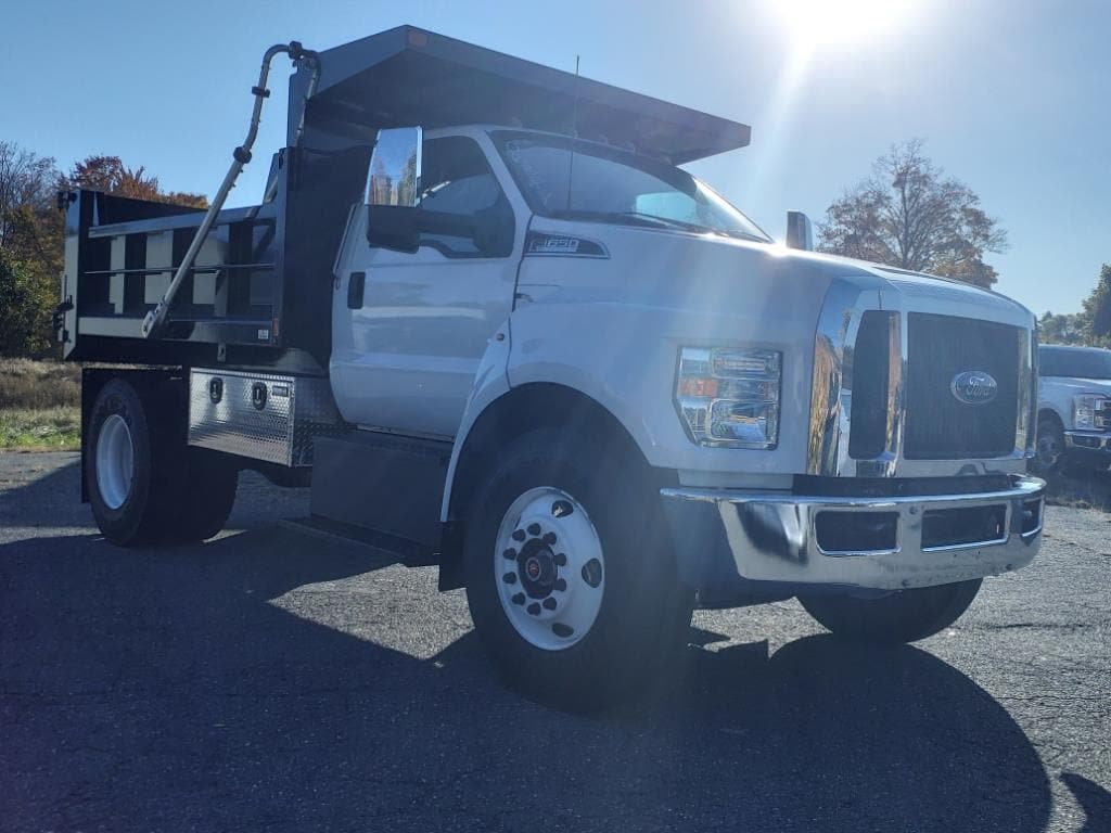 new 2025 Ford F650 Super Duty car