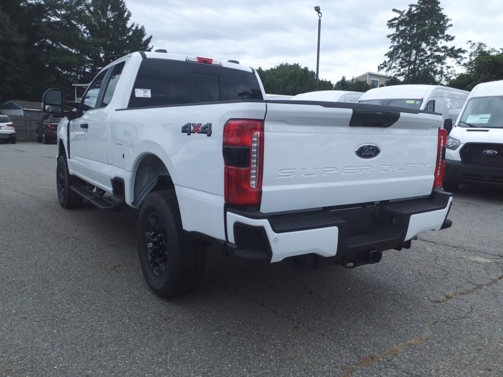 new 2024 Ford F-350 Super Duty car