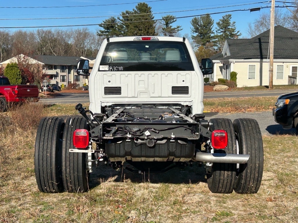 new 2024 Ford F600 Super Duty car