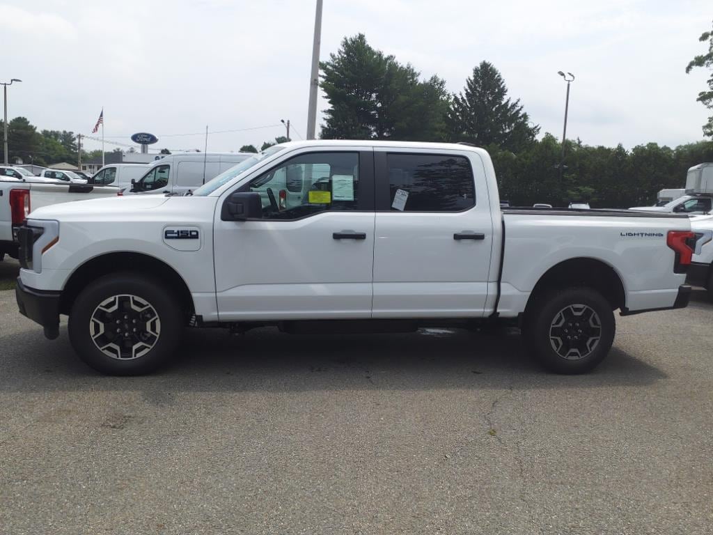 new 2024 Ford F150 Lightning car