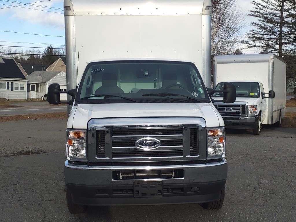 new 2023 Ford Econoline SD car