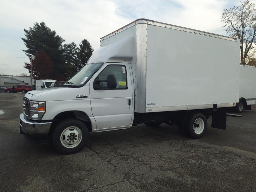 new 2025 Ford E350 Super Duty car