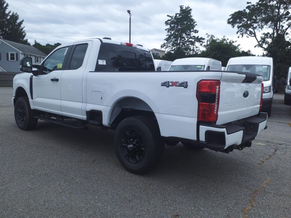 new 2024 Ford F-350 Super Duty car