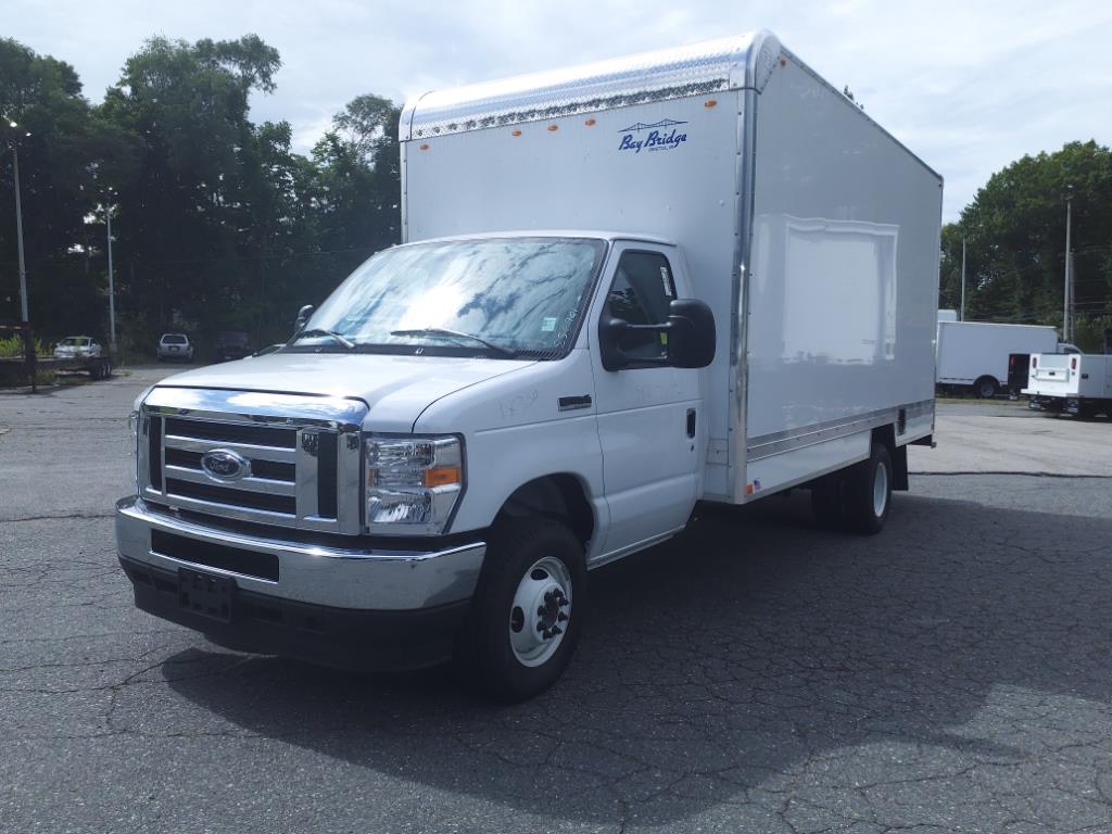 new 2025 Ford Econoline Super car