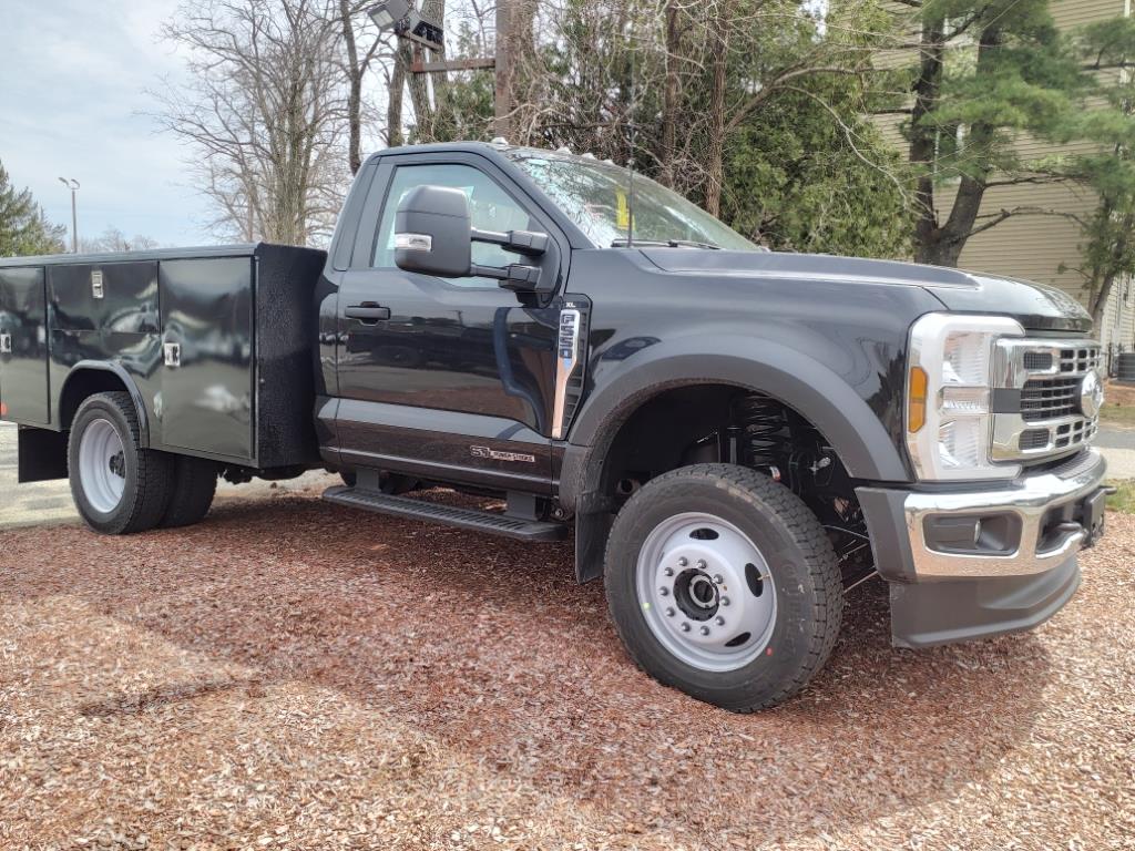 new 2024 Ford F-550 Super Duty car