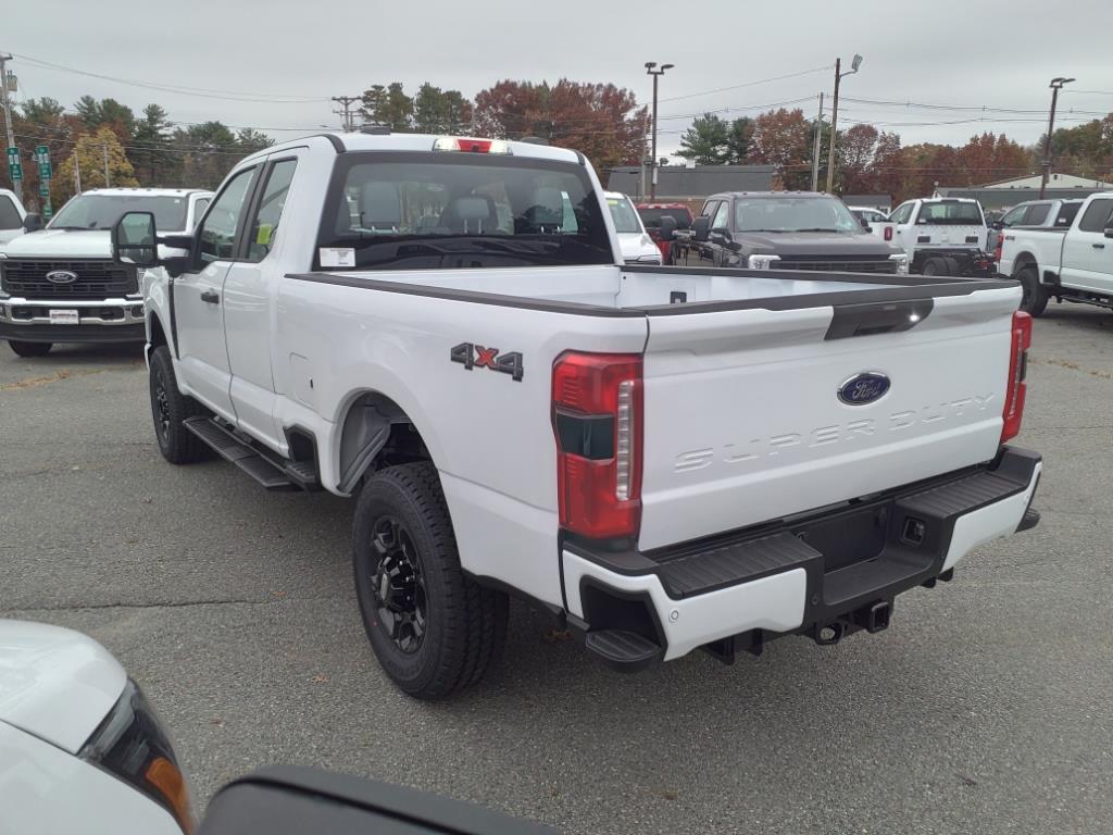 new 2024 Ford F-350 Super Duty car