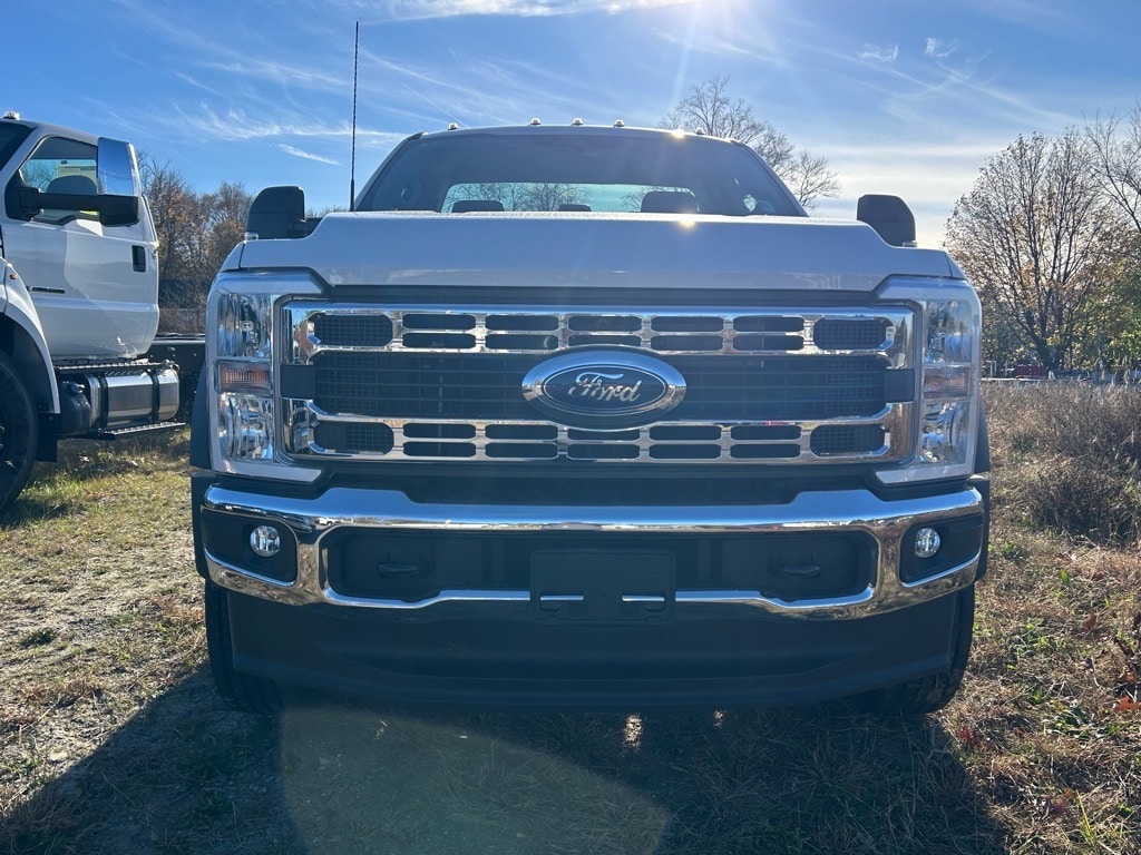 new 2024 Ford F600 Super Duty car