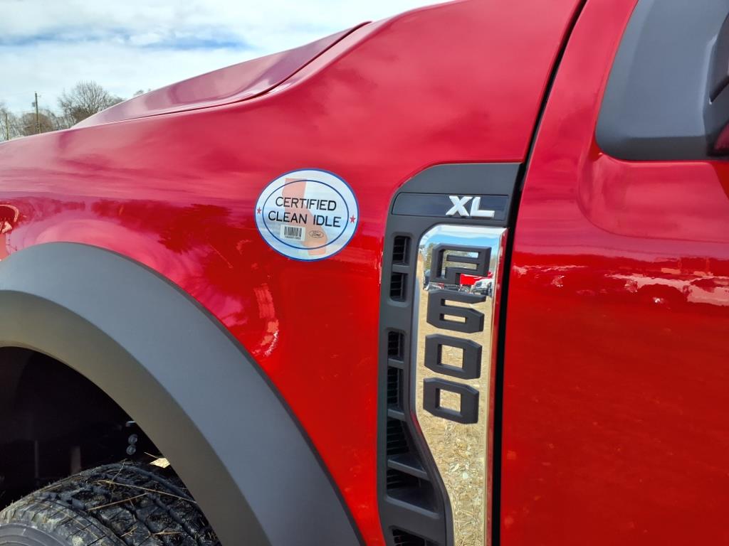 new 2024 Ford F600 Super Duty car