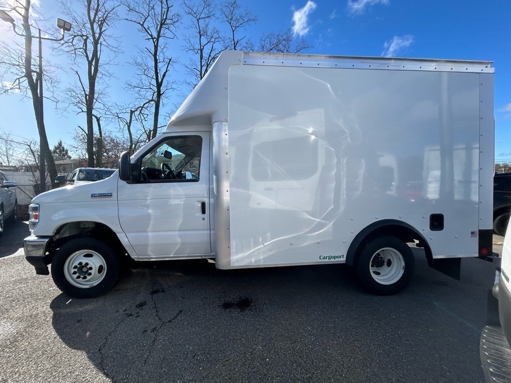 new 2025 Ford E350 Super Duty car