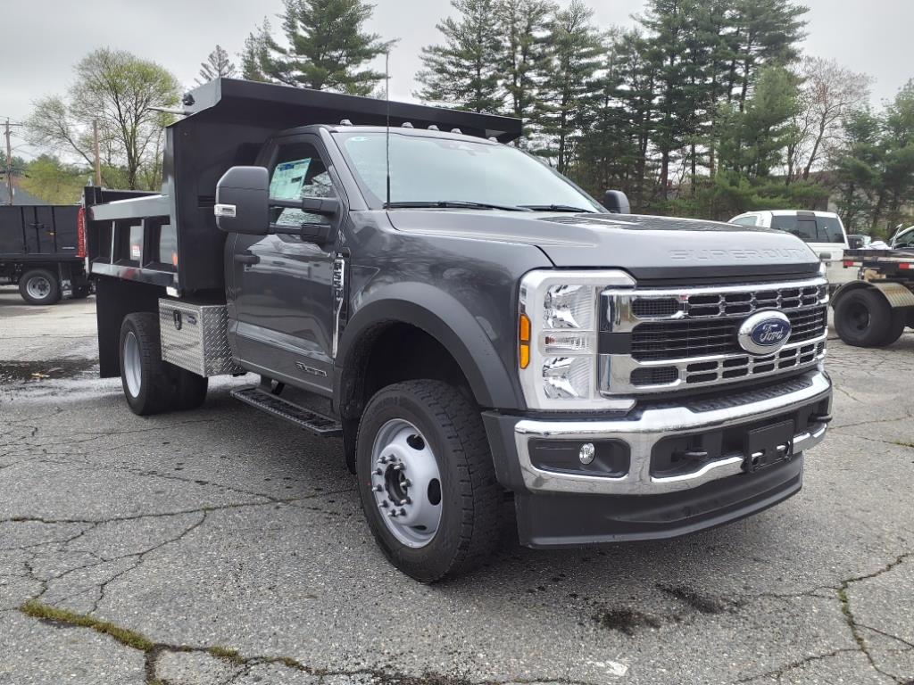 new 2024 Ford F-550 Super Duty car