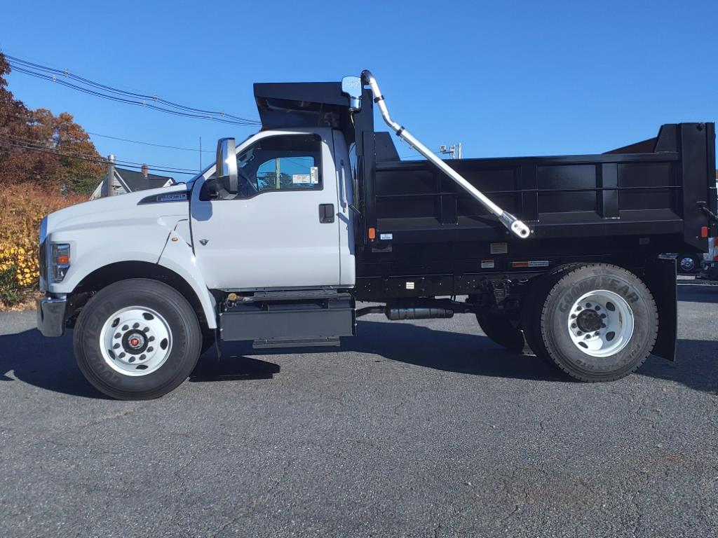 new 2025 Ford F650 Super Duty car