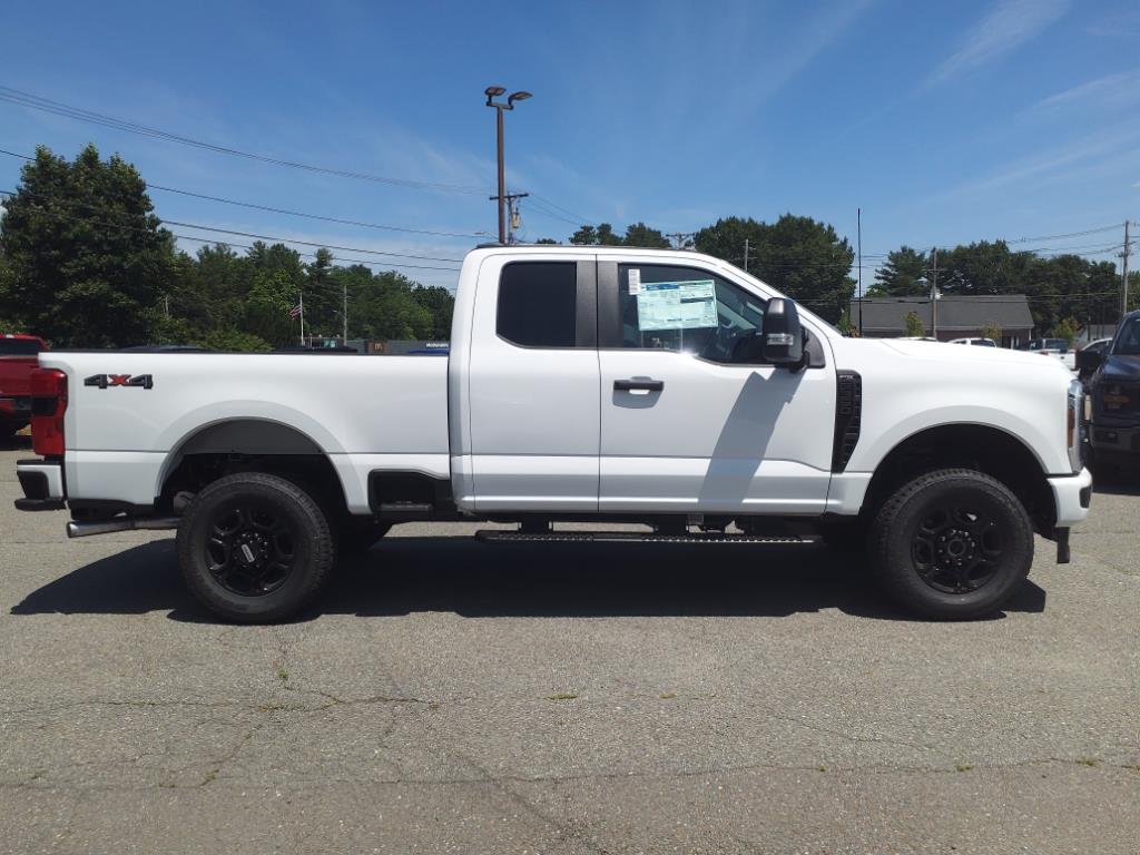 new 2024 Ford F-350 Super Duty car