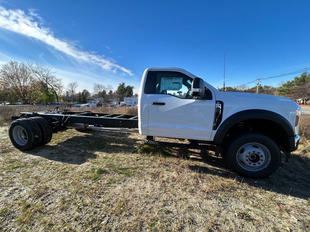 new 2024 Ford F600 Super Duty car