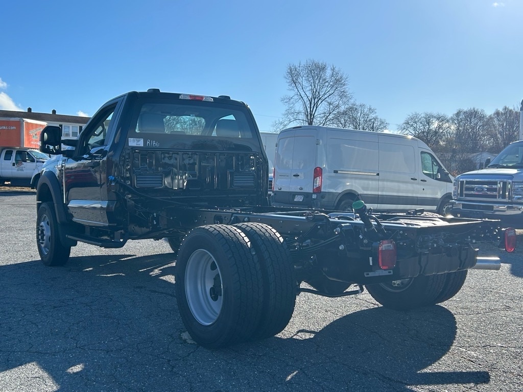 new 2024 Ford F600 Super Duty car