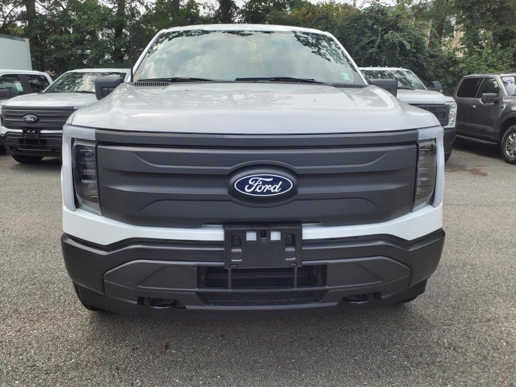 new 2024 Ford F150 Lightning car