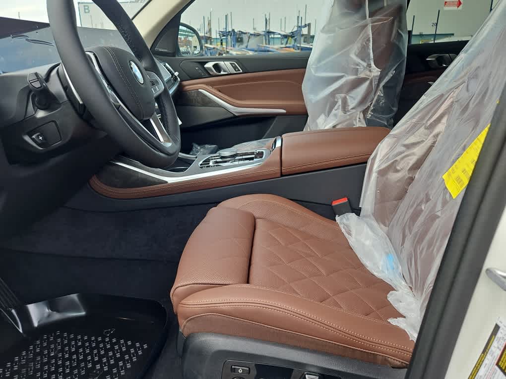 new 2025 BMW X7 car, priced at $92,975