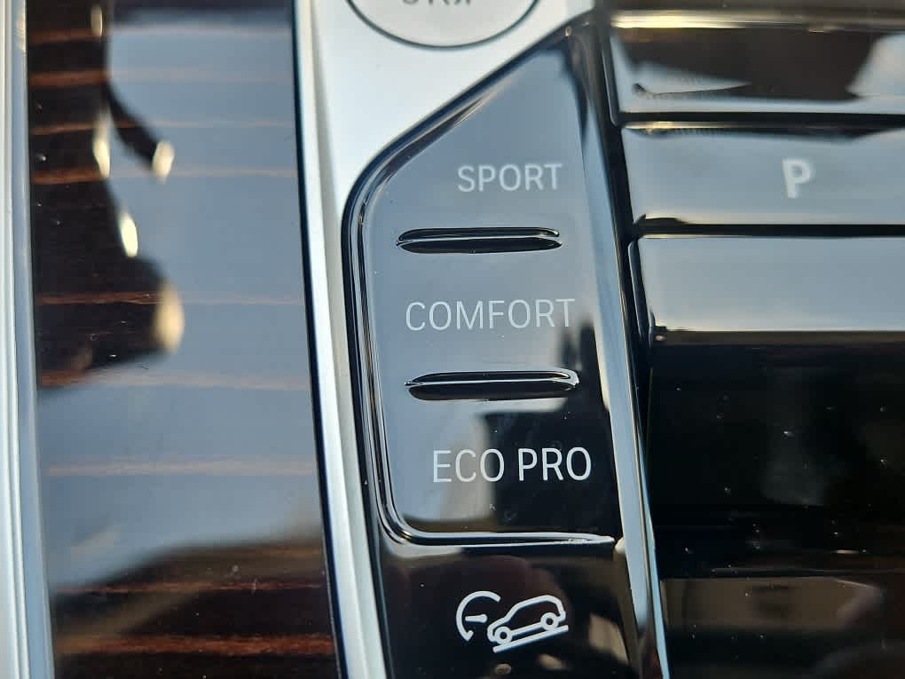 new 2026 BMW X7 car, priced at $92,525