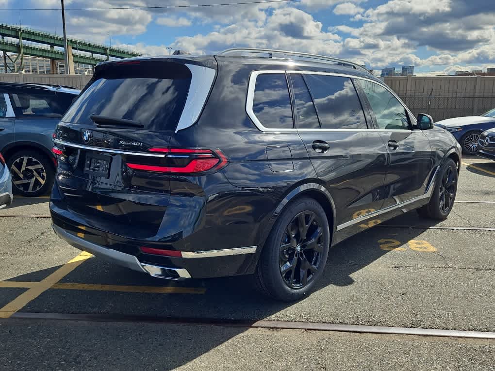 new 2025 BMW X7 car, priced at $86,425