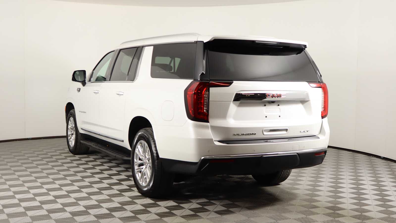 used 2022 GMC Yukon XL car, priced at $51,898
