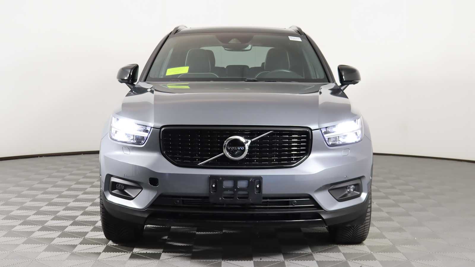 used 2019 Volvo XC40 car, priced at $24,698
