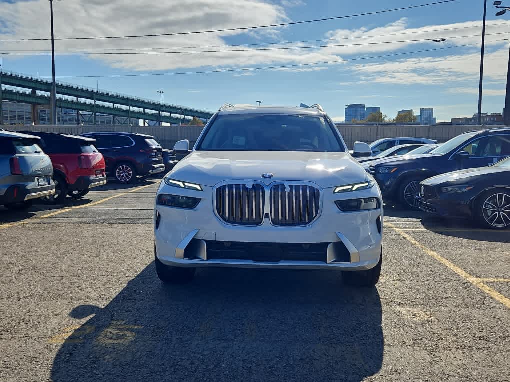 new 2025 BMW X7 car, priced at $89,675