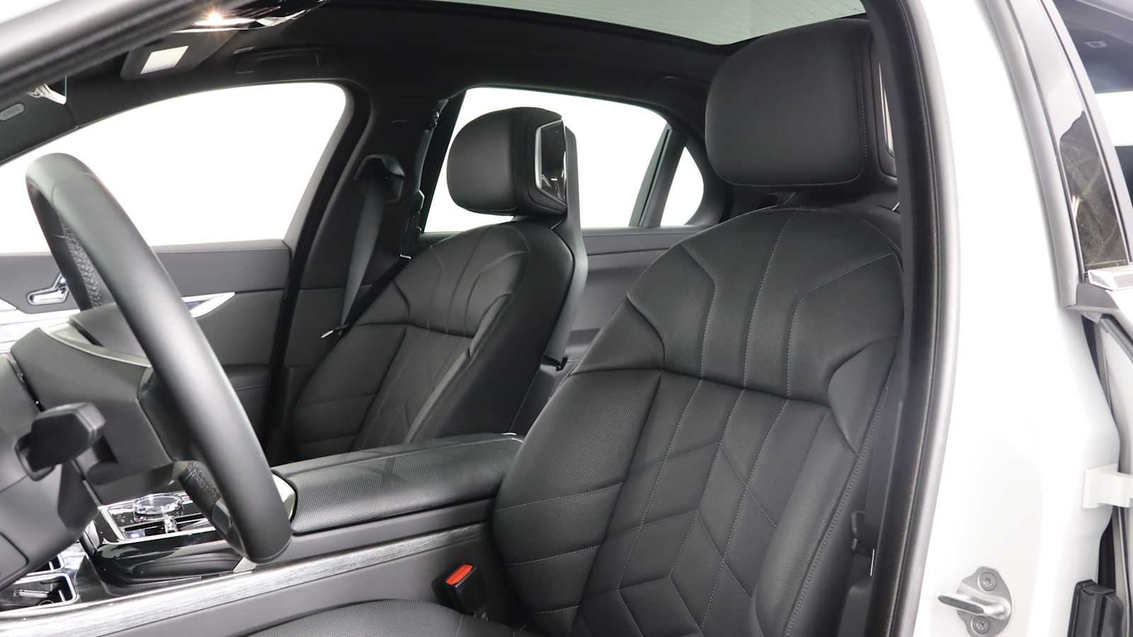 used 2024 BMW i7 car, priced at $112,398