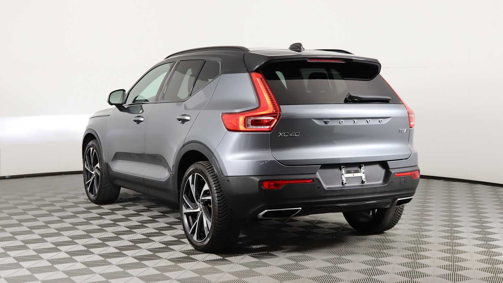 used 2019 Volvo XC40 car, priced at $24,698