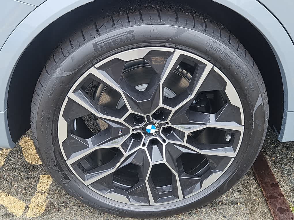 new 2026 BMW X7 car, priced at $99,575
