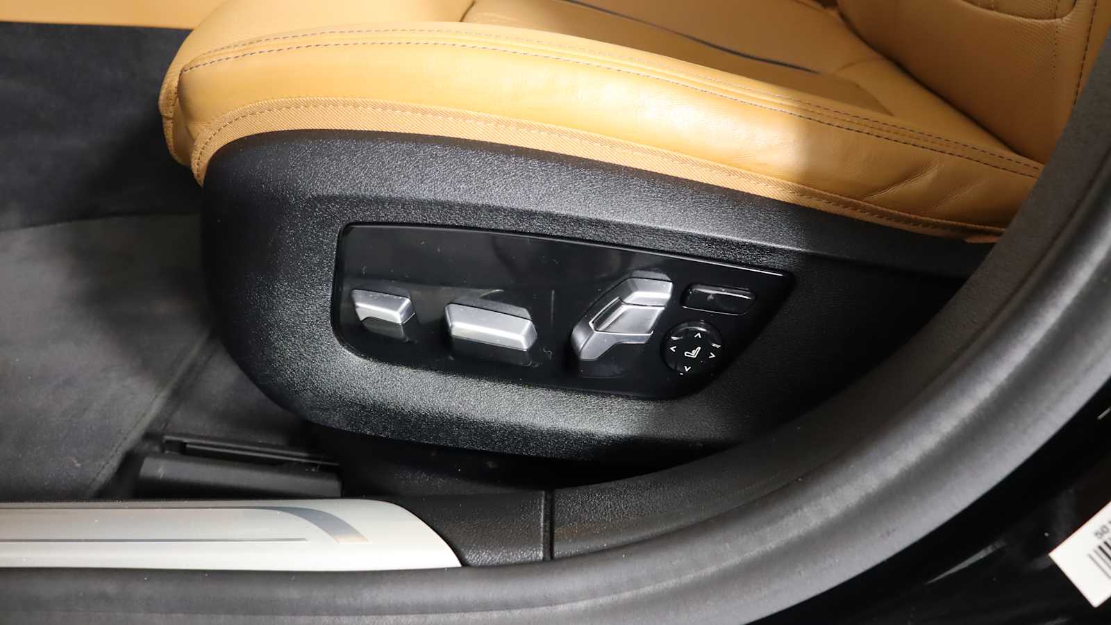 used 2022 BMW 750i car, priced at $54,698