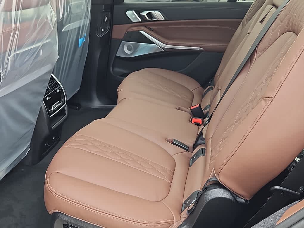 new 2026 BMW X7 car, priced at $125,295