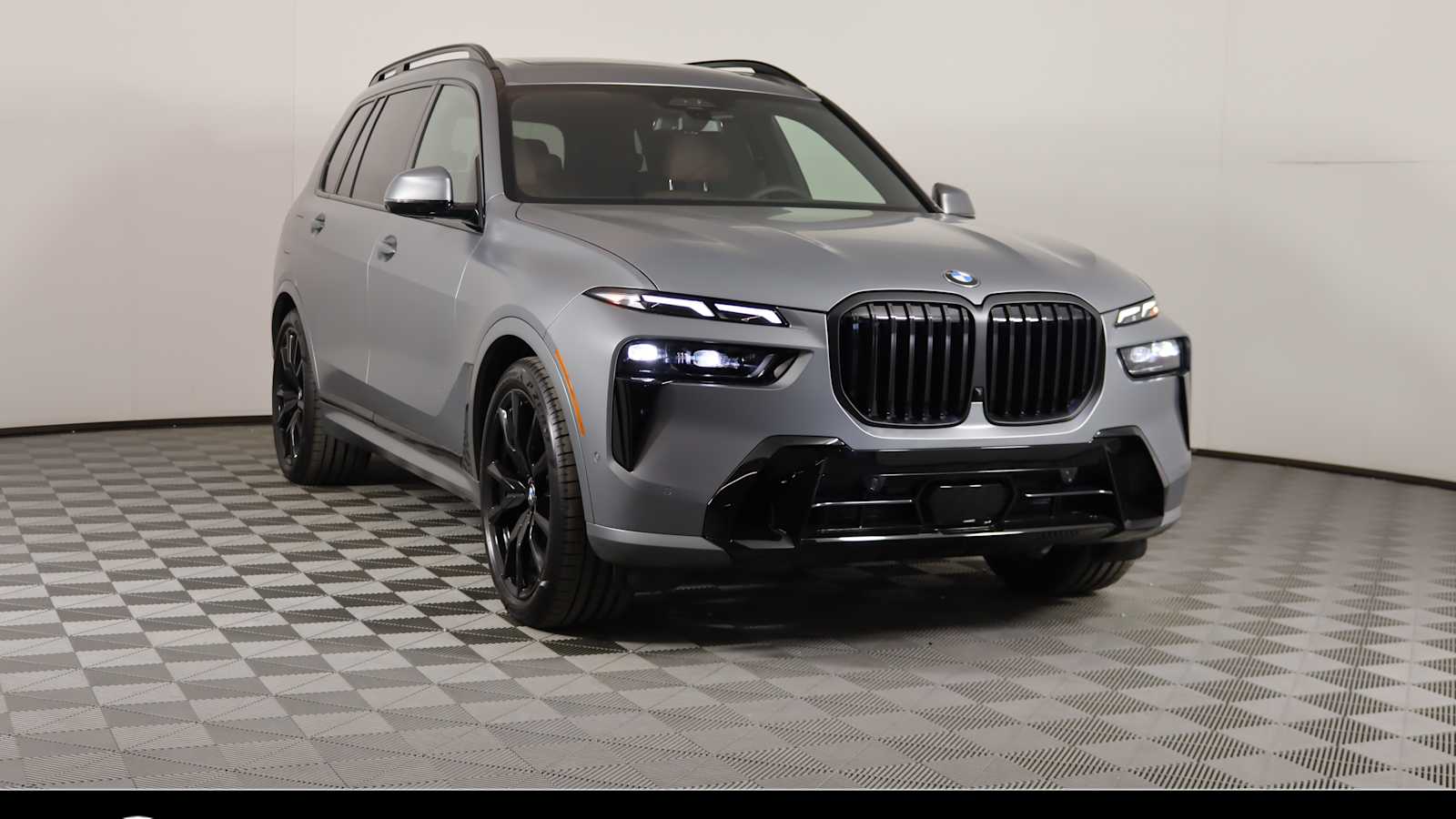 new 2025 BMW X7 car, priced at $103,525