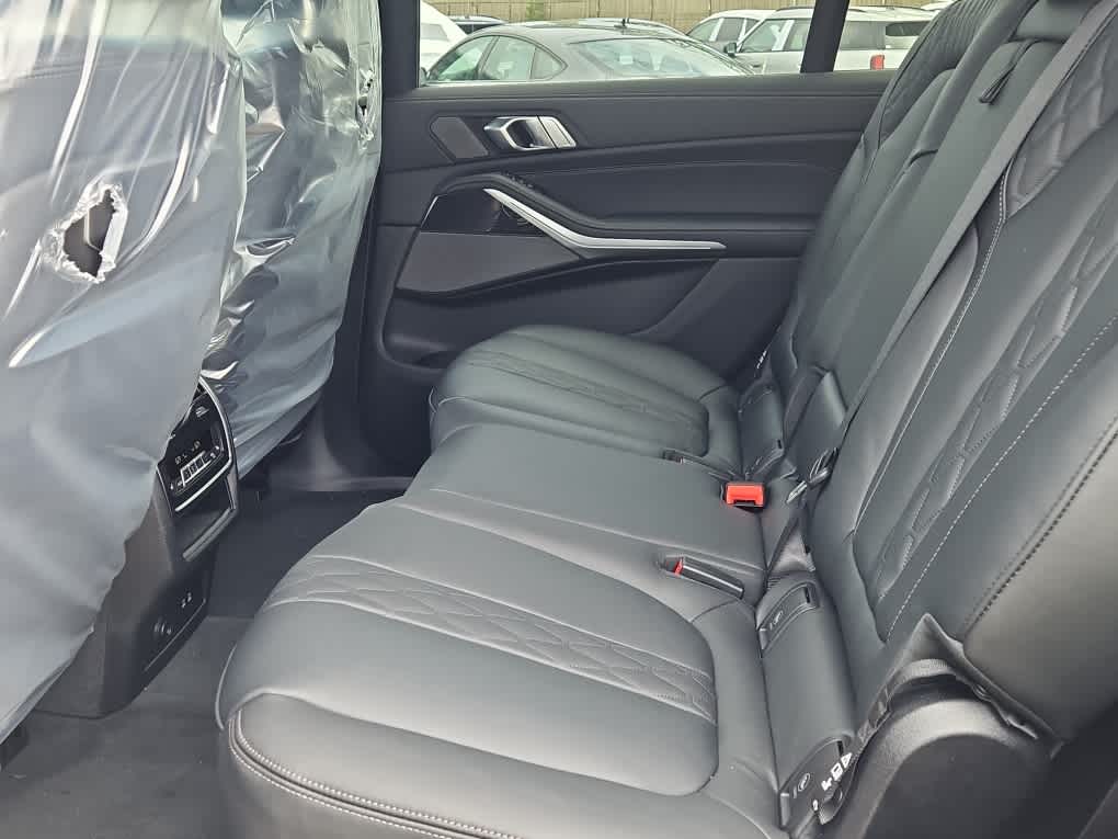 new 2026 BMW X7 car, priced at $121,525