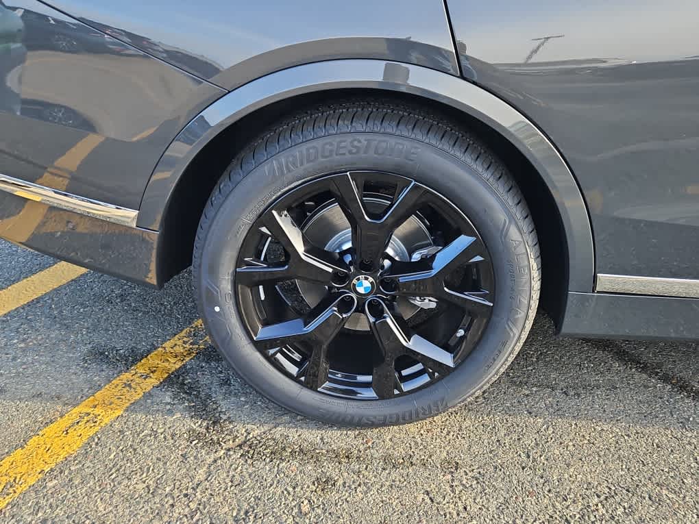 new 2025 BMW X7 car, priced at $94,275