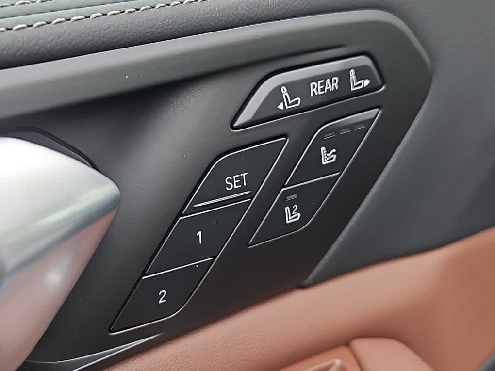 new 2026 BMW X7 car, priced at $125,295