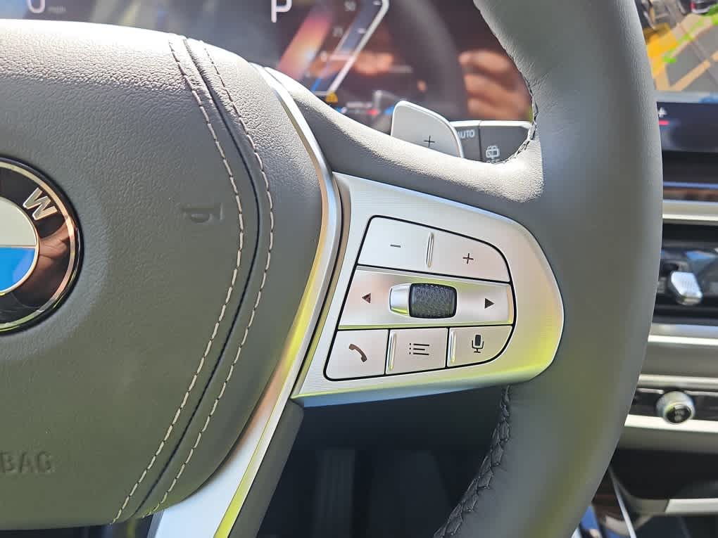 new 2025 BMW X7 car, priced at $86,425