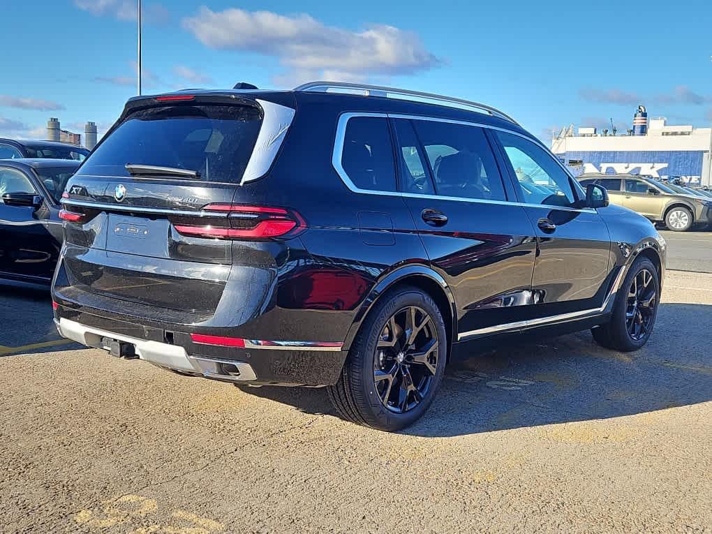 new 2025 BMW X7 car, priced at $92,175