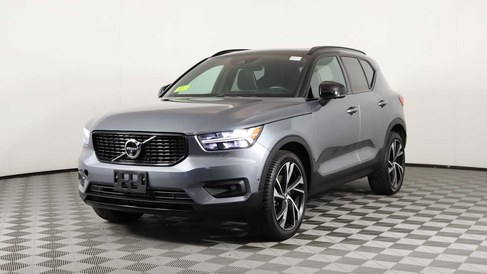 used 2019 Volvo XC40 car, priced at $24,698